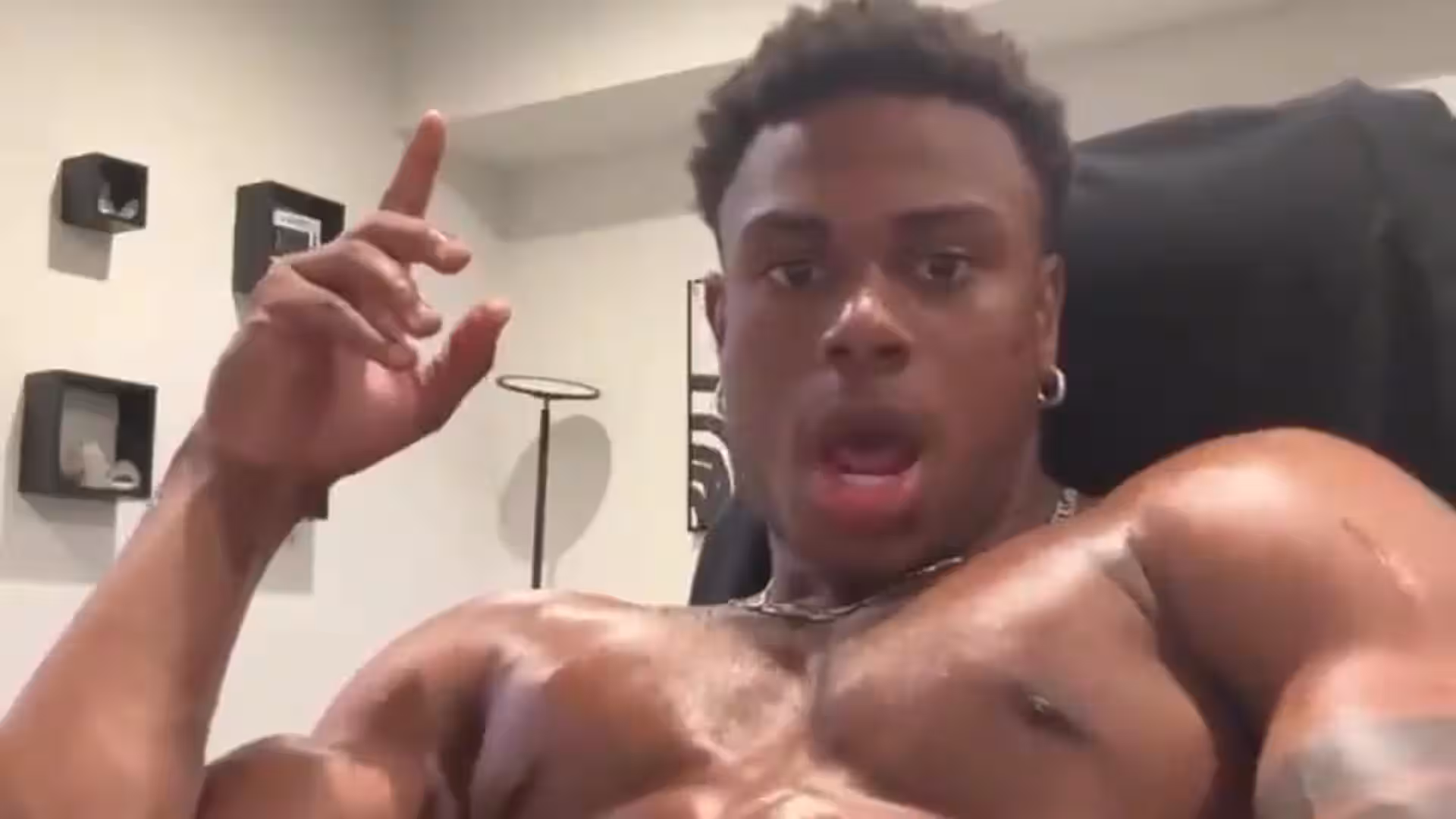 tiktoker prettyskinboi naked full vid
105