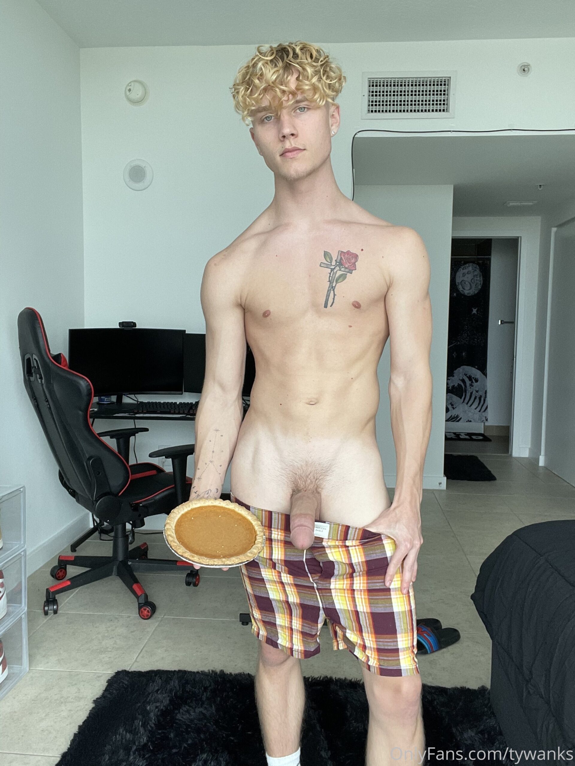 twinkish troytempts pic leak
1