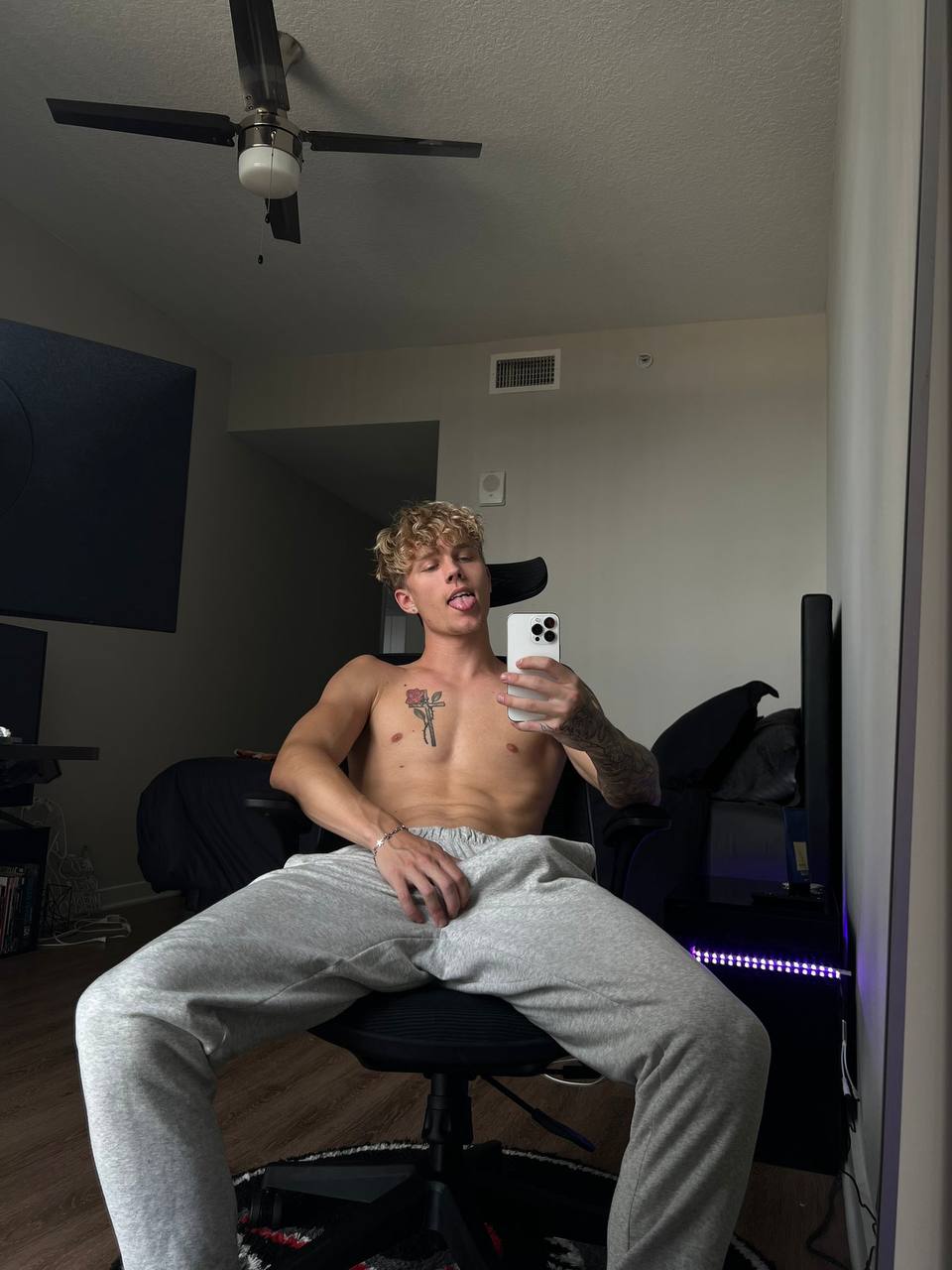 twinkish Tyler Pauley leaks pic PRIVATE
0