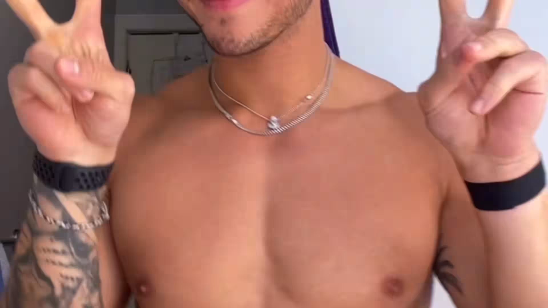 Vietnamese tiktok sensation Evan Lamicella exploring his sexuality
0