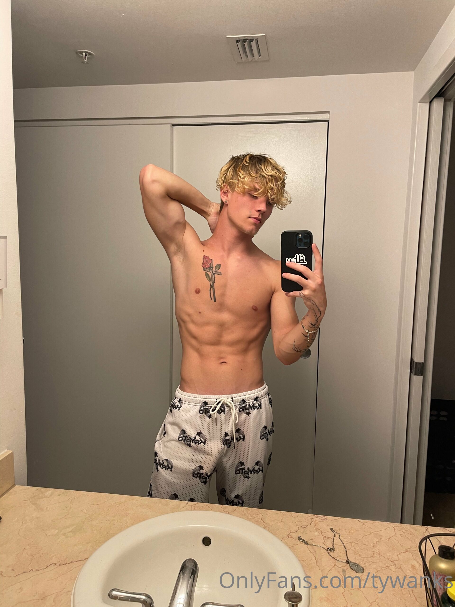 whore twinkish tywanks only fans VIDFULL
0